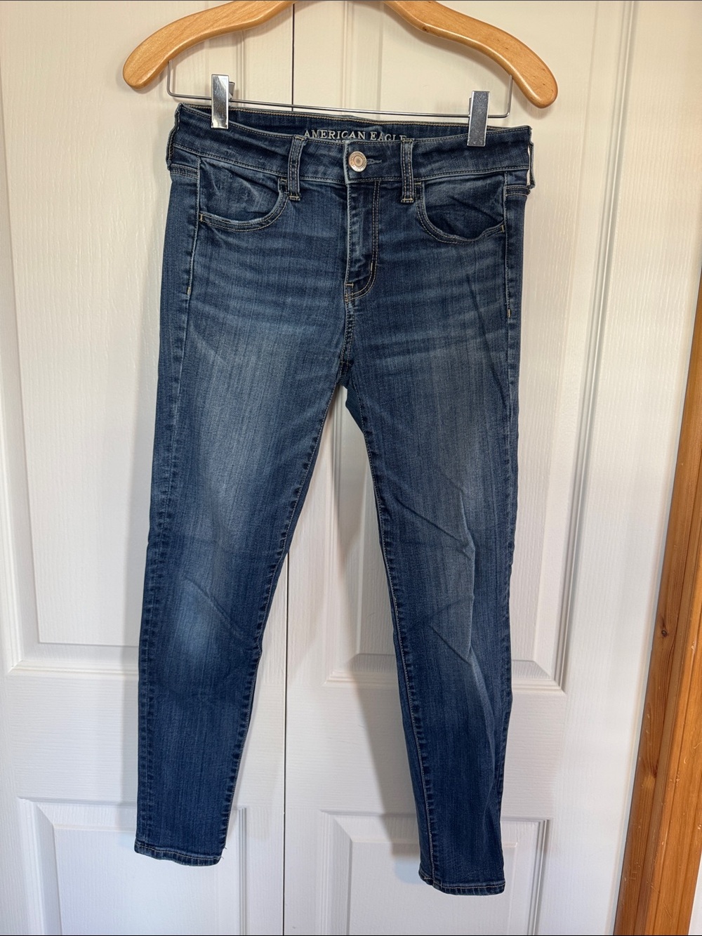 American Eagle Outfitters Medium Wash Skinny Jeans